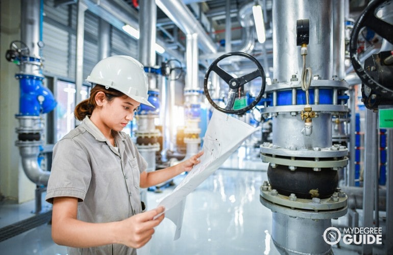 Mechanical Engineer working in a power plant