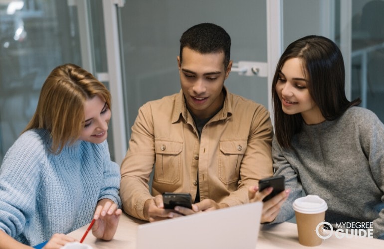 Marketing students studying online