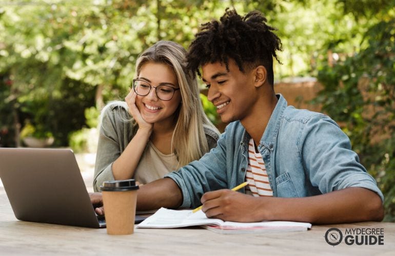 students studying Associate's in Psychology program online