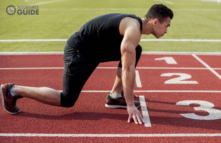 someone getting ready to run a race