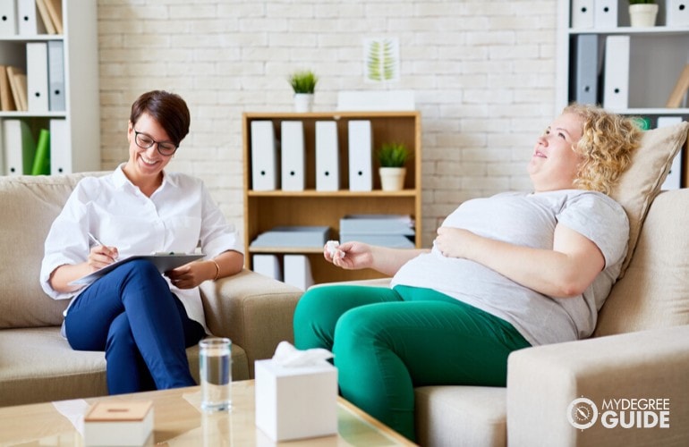 counselor talking to a patient during counseling session