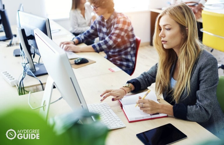 psychology students studying on computer