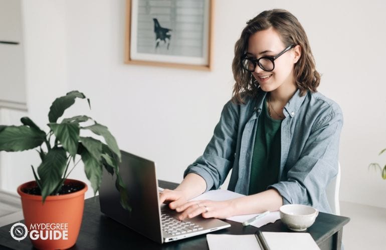 Student getting her Bachelor's degree online