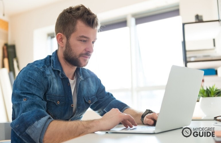 computer programmer student studying online