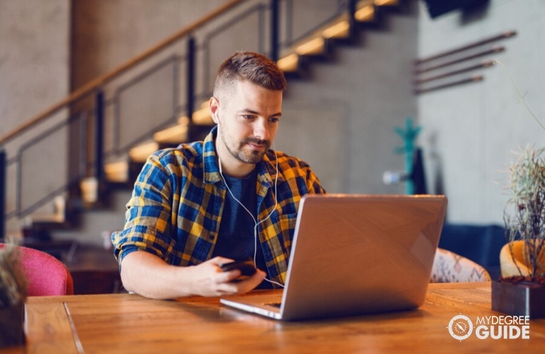 IT student studying online