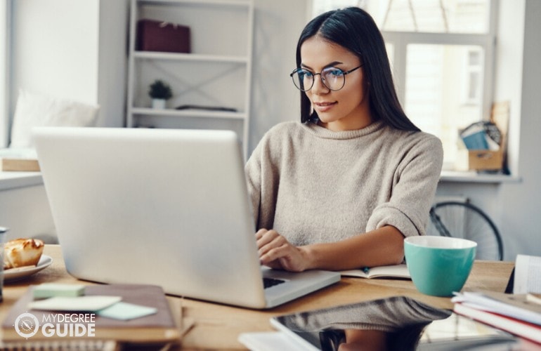 marketing manager studying online at home