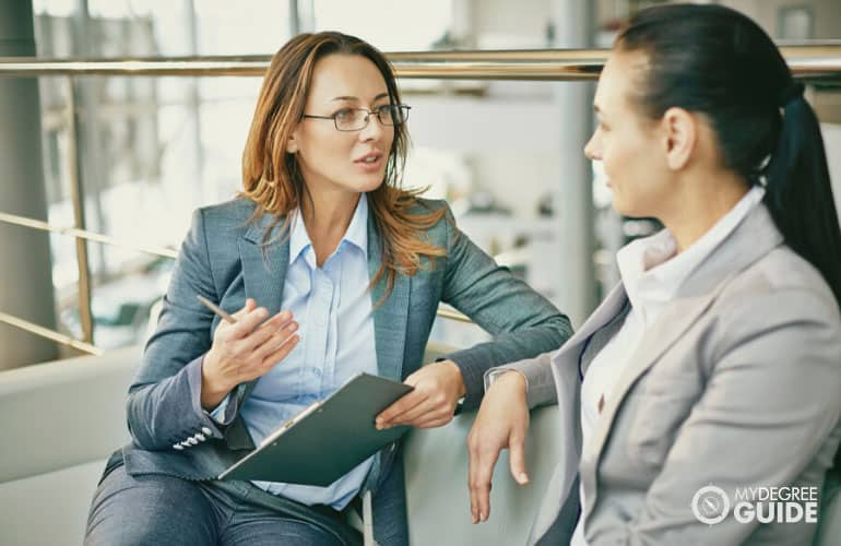 head of human resource department talking to an employee