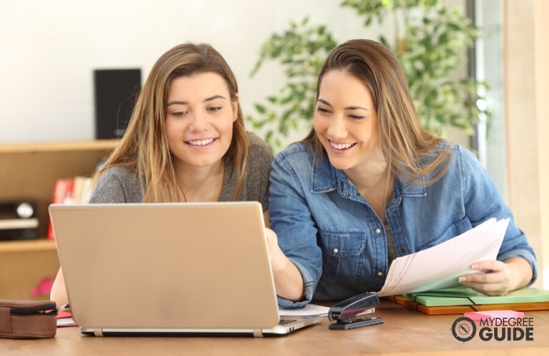 psychology students studying together 