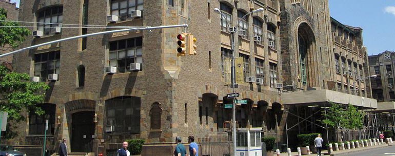 yeshiva university campus